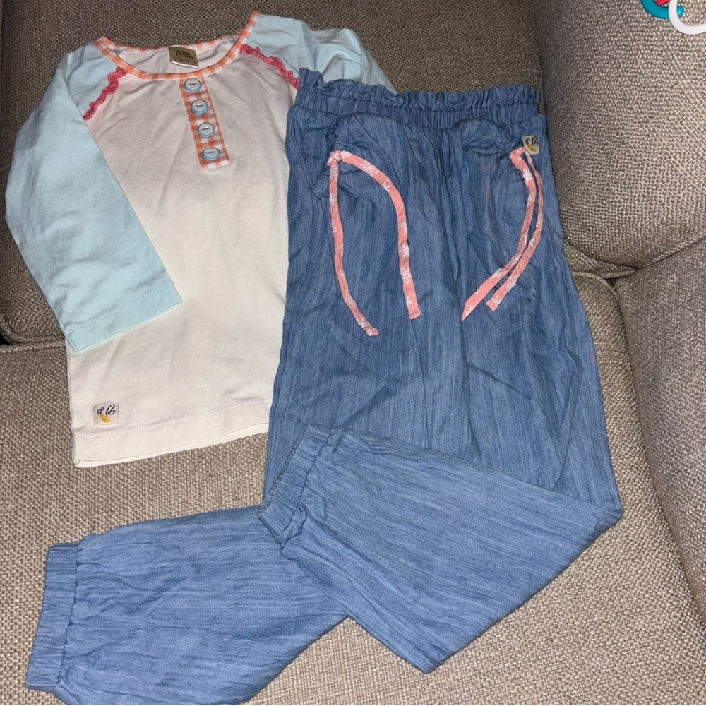 Wildflowers Joggers Shirt Set ‼️ final markdown‼️